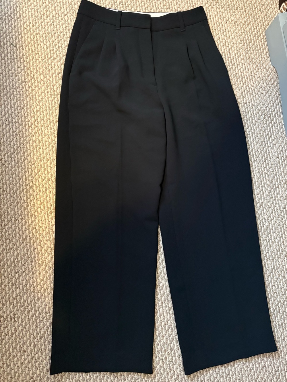 Aritzia effortless pants Short